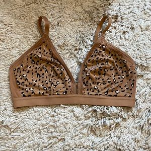 Leopard sports bra size 2 nwot